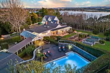 136 Attwood Road, Paremoremo