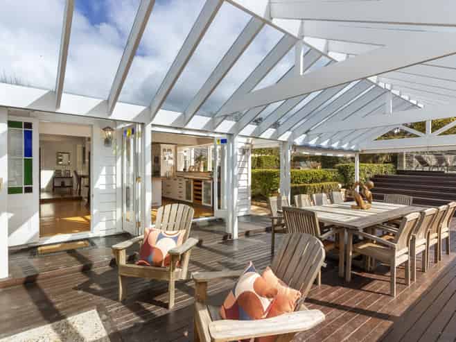 136 Attwood Road, Paremoremo