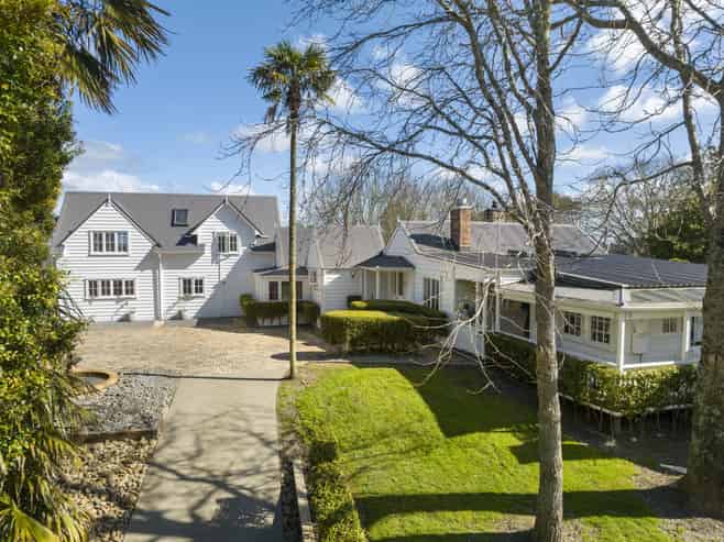 136 Attwood Road, Paremoremo