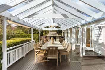 136 Attwood Road, Paremoremo