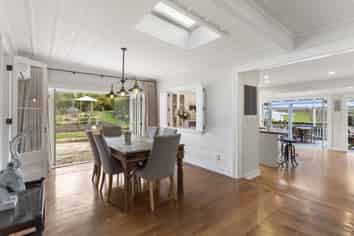 136 Attwood Road, Paremoremo