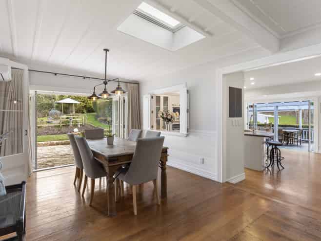 136 Attwood Road, Paremoremo