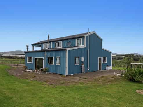 5 Beach Road Extension, Tirohanga