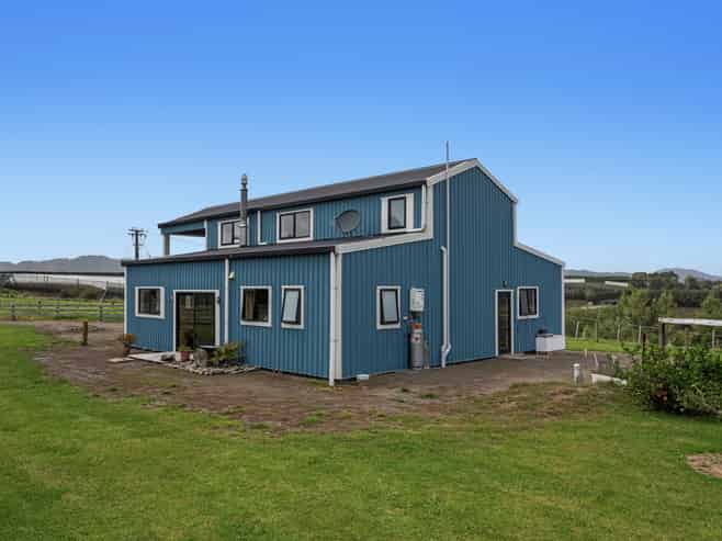 5 Beach Road Extension, Tirohanga