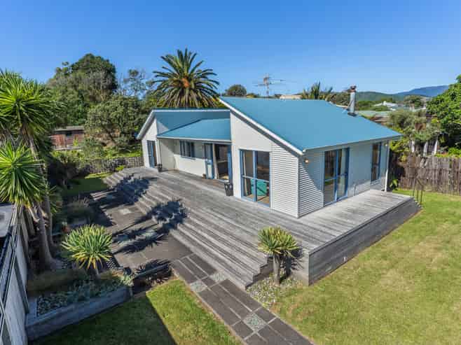 17 Hona Street, Waikanae Beach