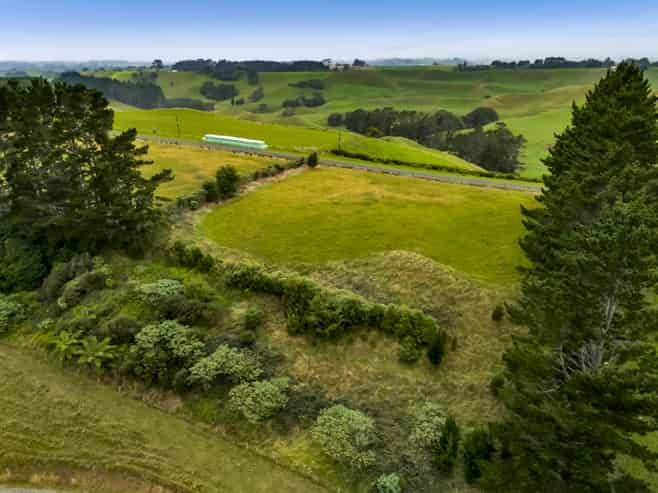 0n Kelly Road, Lepperton