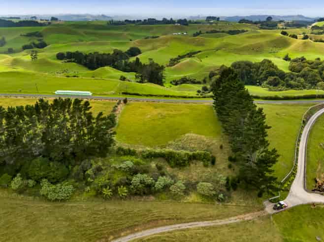 0n Kelly Road, Lepperton