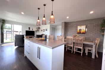 33 Leet Crescent, Papamoa