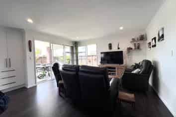 33 Leet Crescent, Papamoa