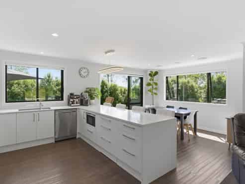 6 Hadfield Road, Peka Peka