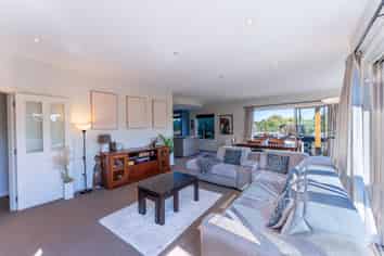 42A Kent Street, Marchwiel