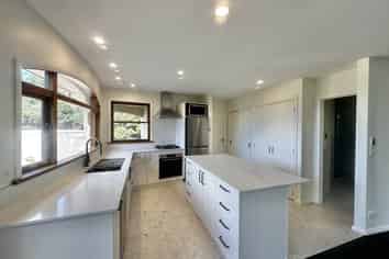 1/249B Paremoremo Road, Albany