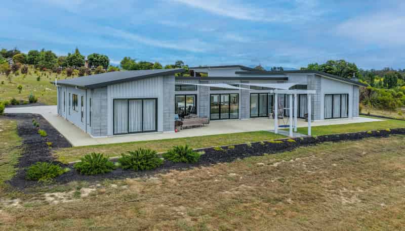 24 Te Momokai Lane, Tasman