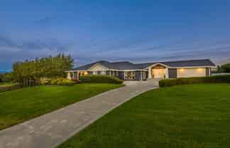 2 Tutakarae Road, Kelvin Grove