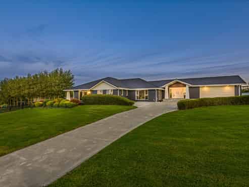 2 Tutakarae Road, Kelvin Grove