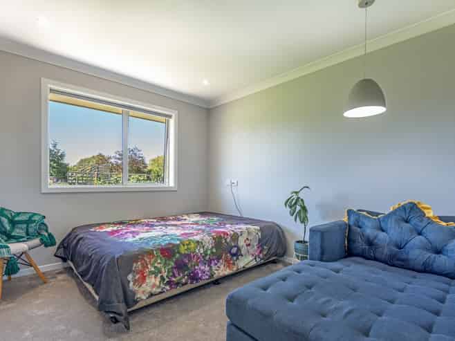 2 Tutakarae Road, Kelvin Grove