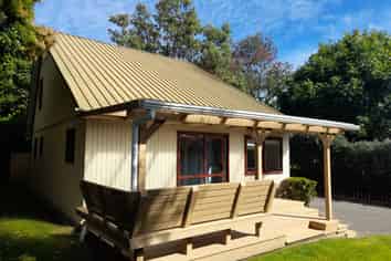 2/17 Sunset Street, Hilltop