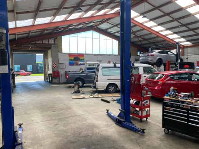 Very Tidy Workshop in Popular Area