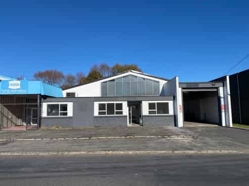 Very Tidy Workshop in Popular Area