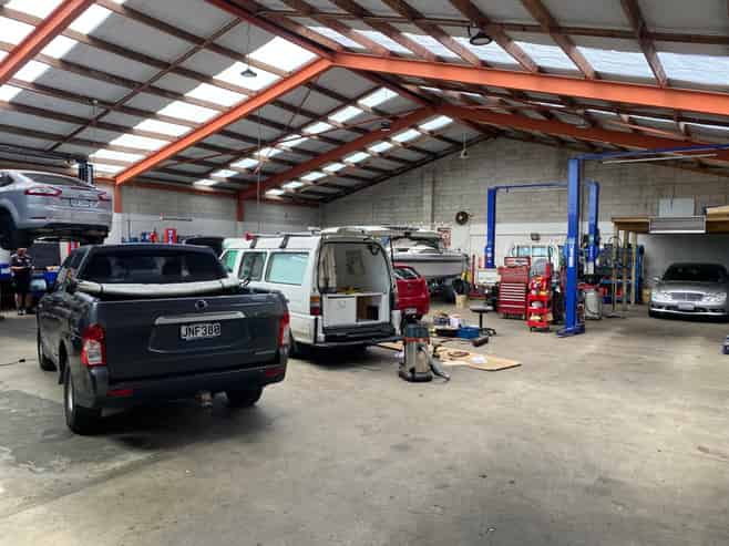 Very Tidy Workshop in Popular Area