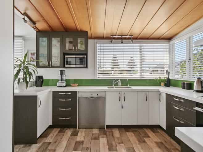 61 Oceanview Road, Mount Maunganui