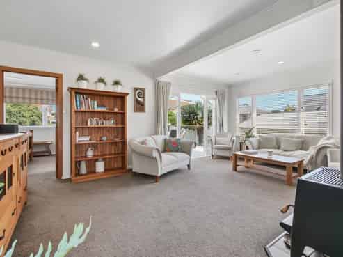 61 Oceanview Road, Mount Maunganui