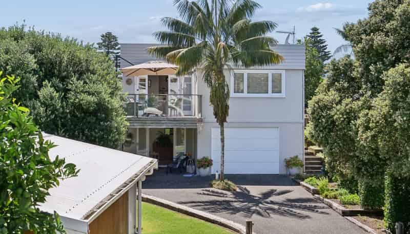 61 Oceanview Road, Mount Maunganui
