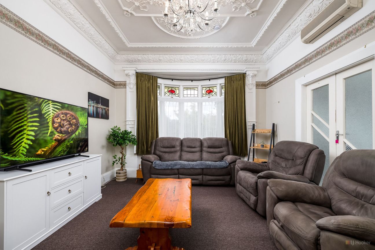 Timeless Villa with Character, Charm & Space - Ansicht 6