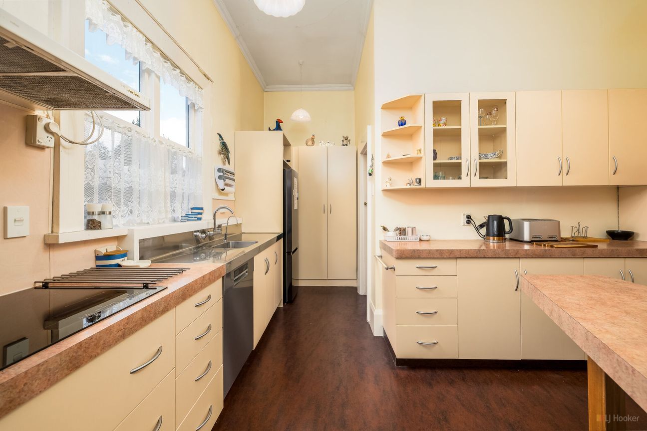 Timeless Villa with Character, Charm & Space - Ansicht 3
