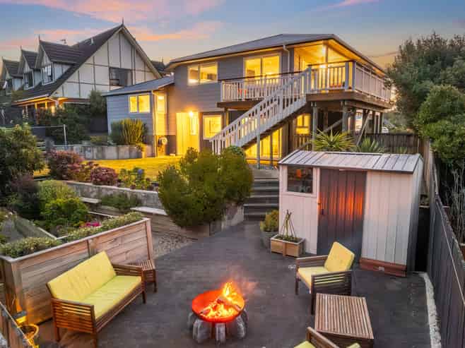 7 James Cook Drive, Whitby