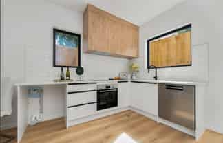 8/18 Dellwood Avenue, Te Atatu South