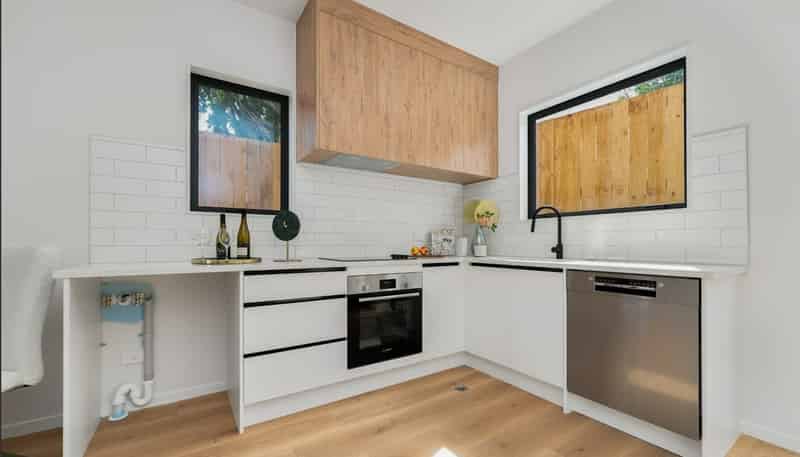 8/18 Dellwood Avenue, Te Atatu South