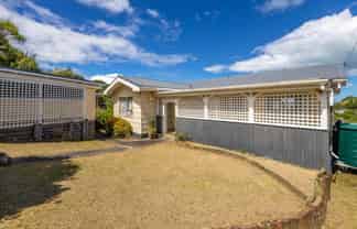 12 Moana Avenue, Surfdale