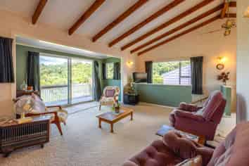 12 Moana Avenue, Surfdale