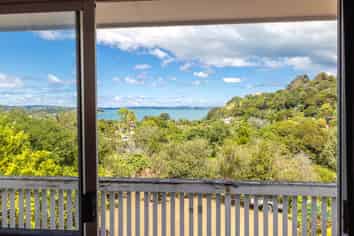 12 Moana Avenue, Surfdale