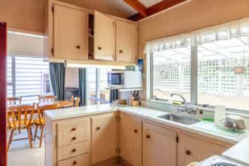 12 Moana Avenue, Surfdale