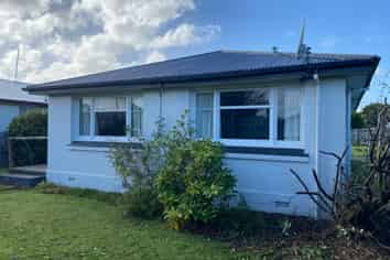 52 Saturn Street, Strathern