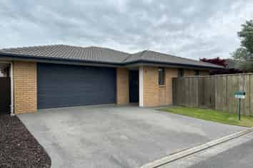 F/8 Renoir Drive, Rolleston
