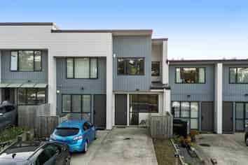 32 Karoro Road, Flat Bush