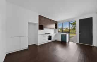 32 Karoro Road, Flat Bush