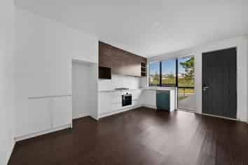 32 Karoro Road, Flat Bush