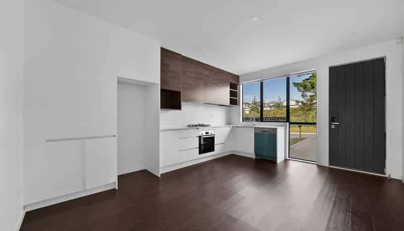 32 Karoro Road, Flat Bush