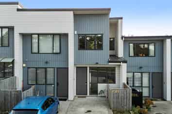 32 Karoro Road, Flat Bush