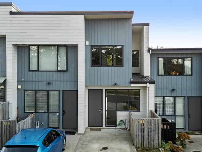 32 Karoro Road, Flat Bush