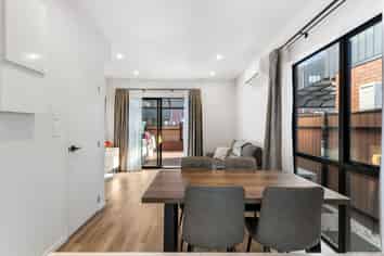 18 Treeline Lane, Flat Bush