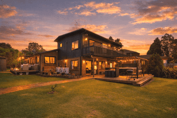 91 Victory Road, Laingholm