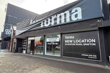 SMART SHOWROOM ON THE STRAND
