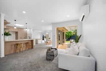 32 Santa Cruz Drive, Papamoa Beach