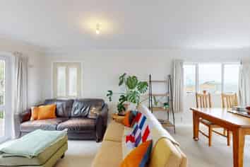 12 Tolhurst Street, Johnsonville