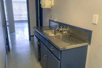 Onewa Road 270m2 Office with Street Profile